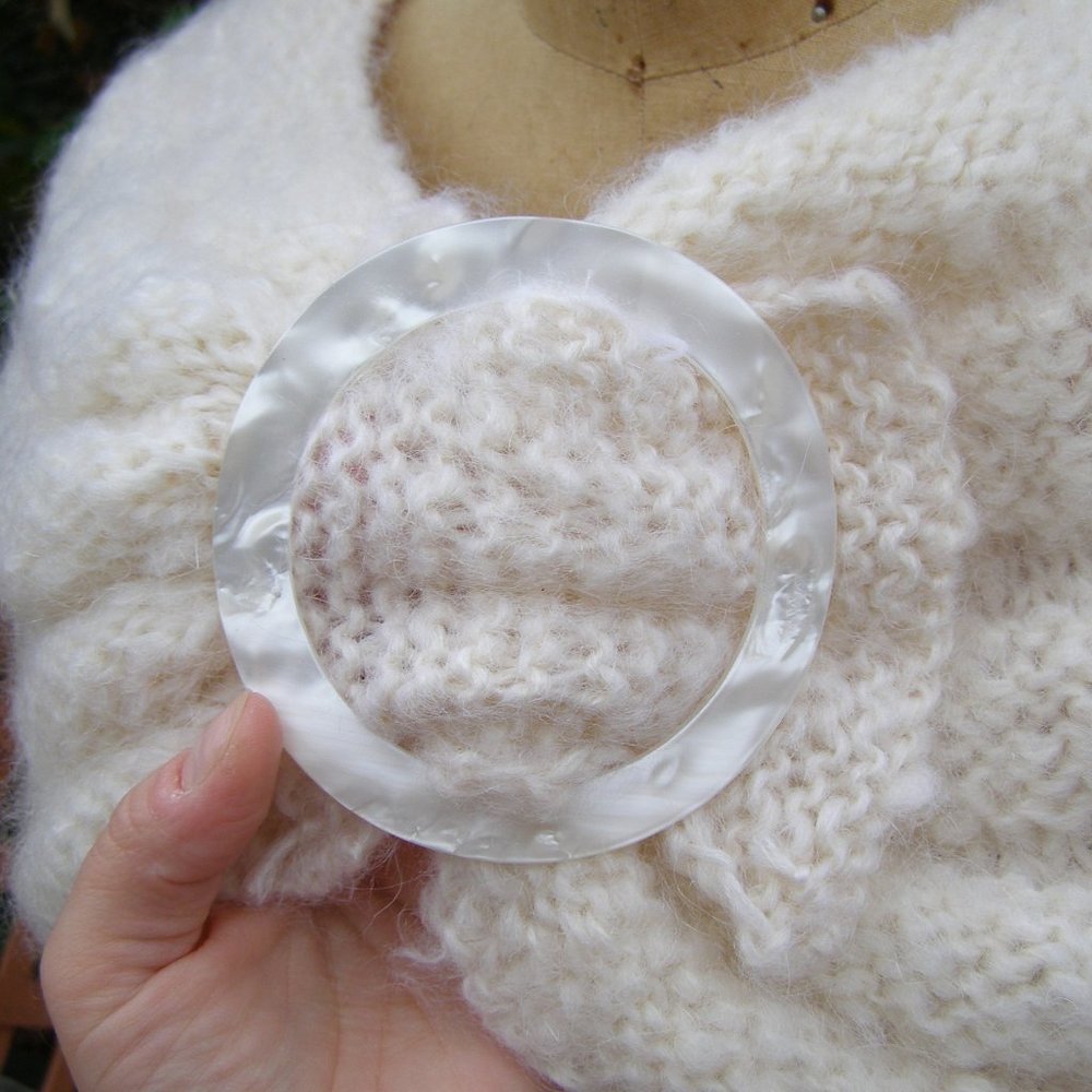 Beautiful Handmade Shawl w/Pearl color Buckle - Picture 16 of 16